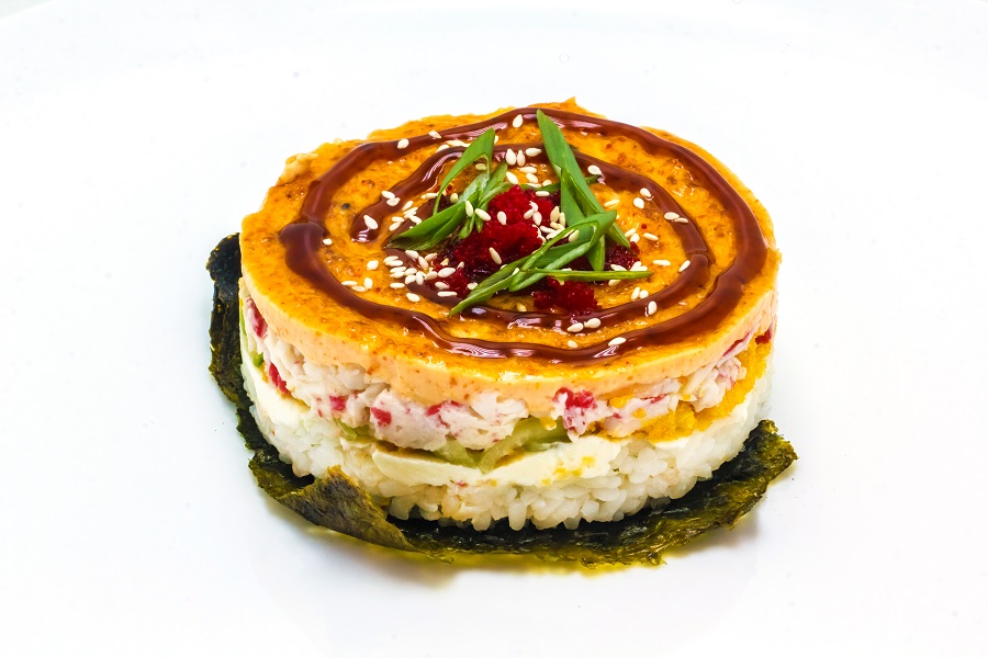 Запеченный суши-кейк с лососем